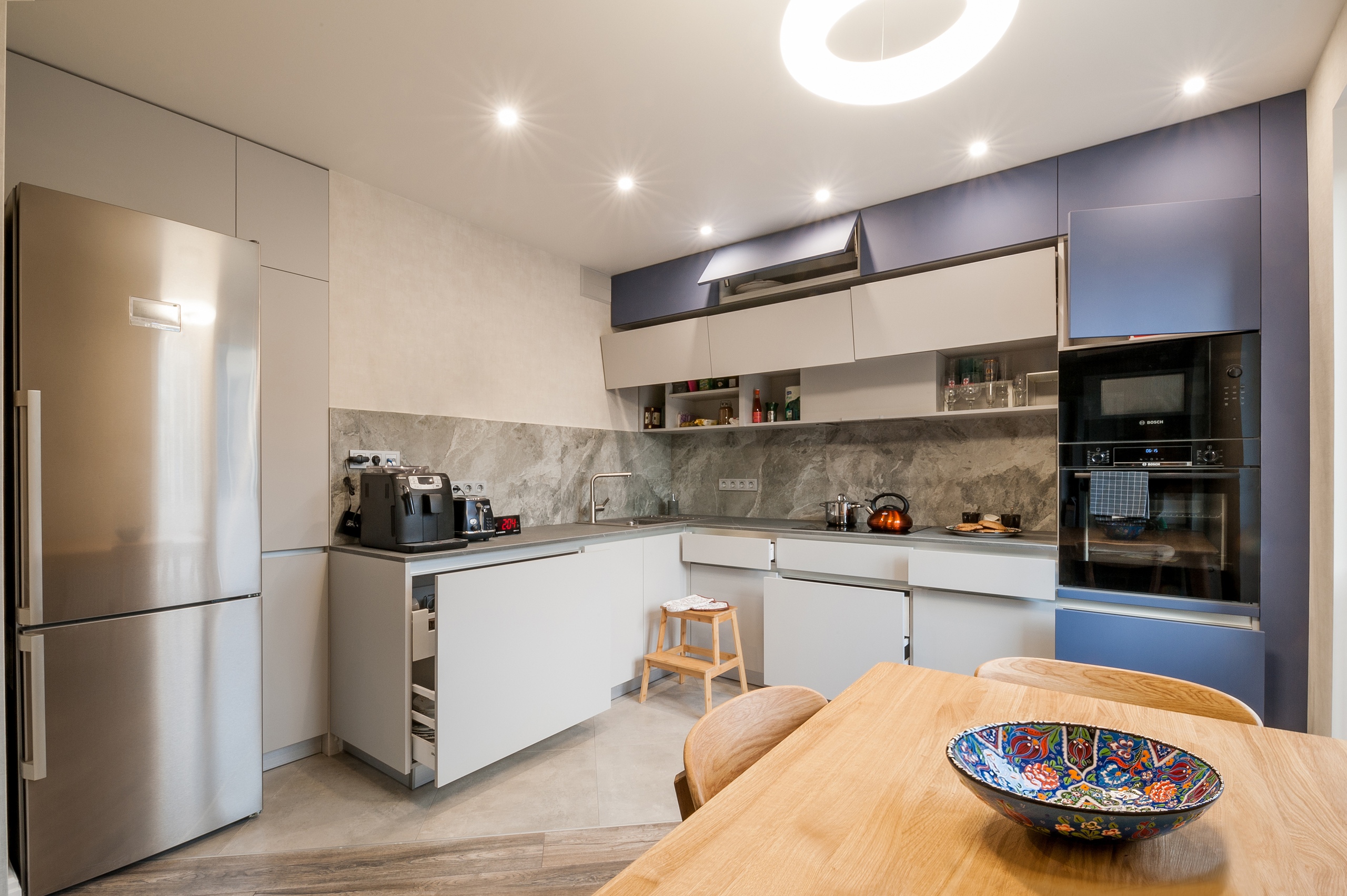 Белый кухонный гарнитур-Бело-синяя кухня «Модель 780»-фото4