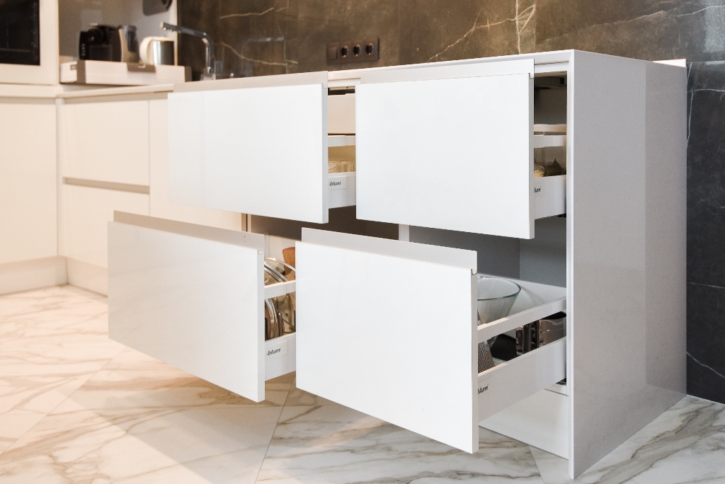 Белый кухонный гарнитур-Кухня хай-тек «Модель 736»-фото9